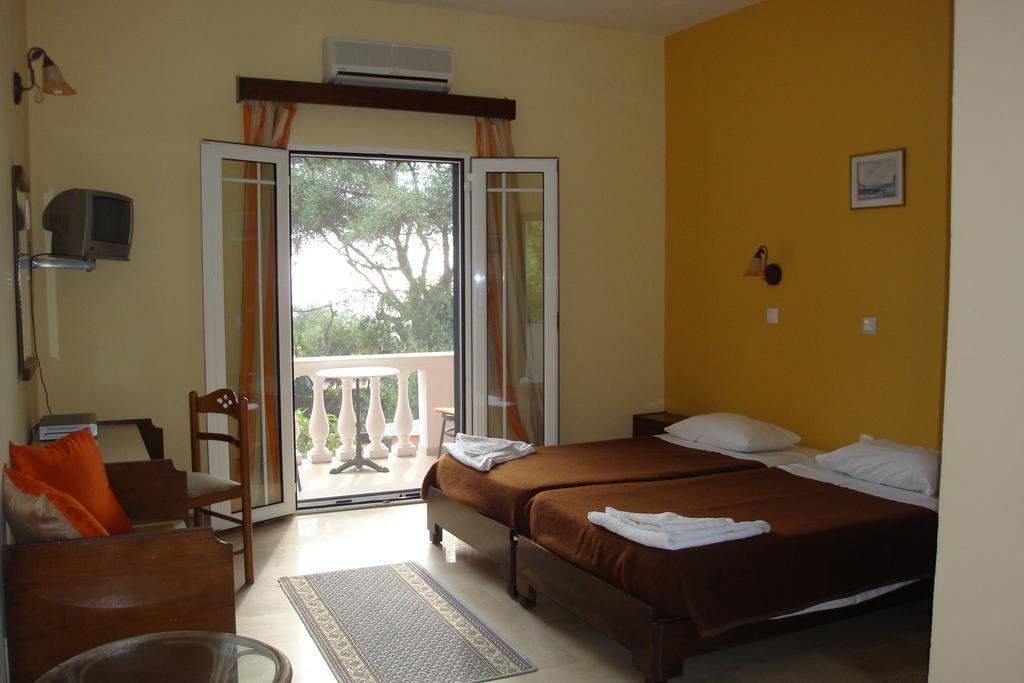 Pension Skala Agios Matthaios  Room photo
