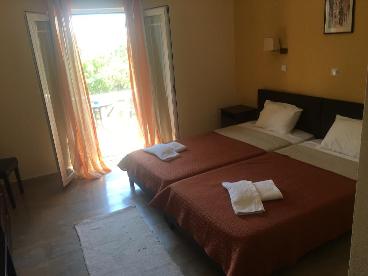 Pension Skala Agios Matthaios  Exterior photo